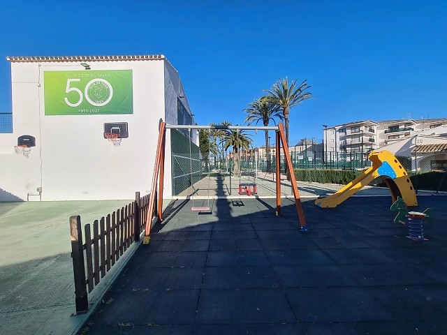 https://www.clubtenisjavea.com/public/images/cache/640x480/parque-infantil-club-tenis-javea-1651836520.jpg