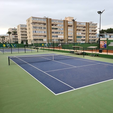 https://www.clubtenisjavea.com/public/images/cache/640x480/pista-resina-club-tenis-javea-1651835545.jpg