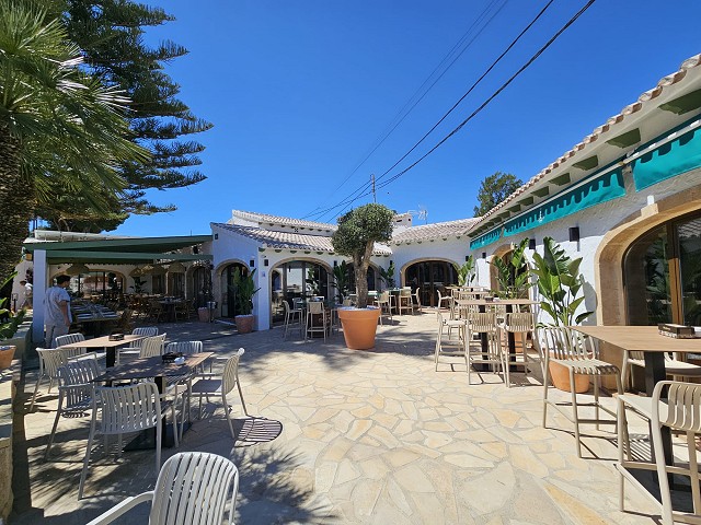 https://www.clubtenisjavea.com/public/images/cache/640x480/terraza-1776253788.jpeg